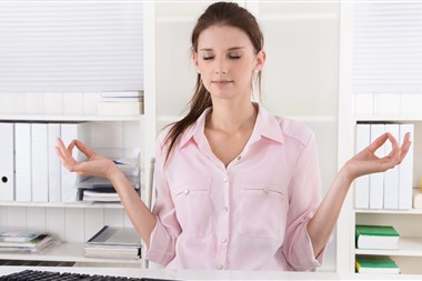 Zu Blogartikel 'Fit am Schreibtisch: Fitnesstipps fürs Büro' wechseln