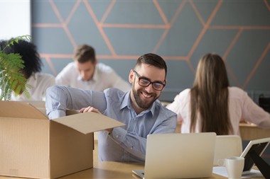 Zu Blogartikel 'Der erste Arbeitstag: So gelingt der Start' wechseln