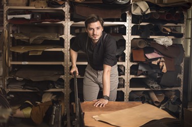 Zu Blogartikel 'Hosenträgermacher mit Studienabschluss' wechseln