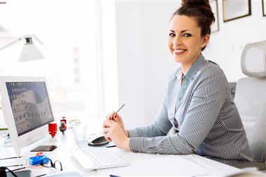 Zu Blogartikel 'Arbeitsrecht: Hilfe, ich muss am Feiertag arbeiten!' wechseln